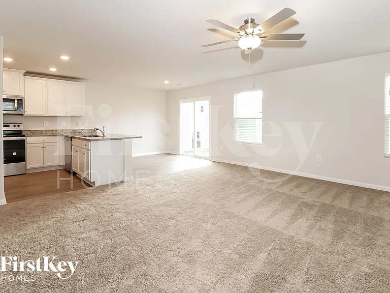 3040 Crescent Lake Ln — Photo 6