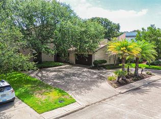 6 Park Ln, Galveston, TX 77551