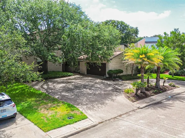 6 Park Ln, Galveston, TX 77551
