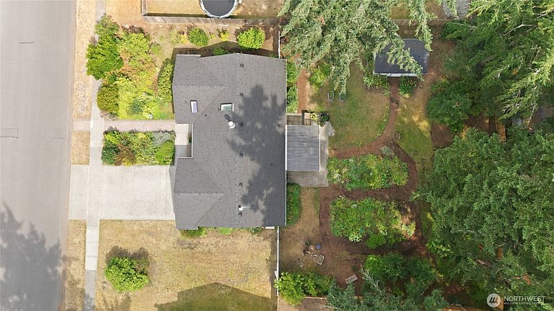 5th image of 8324 Lake Forest Drive SE
