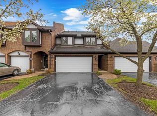 17 Phillippi Creek Dr, Elgin, IL