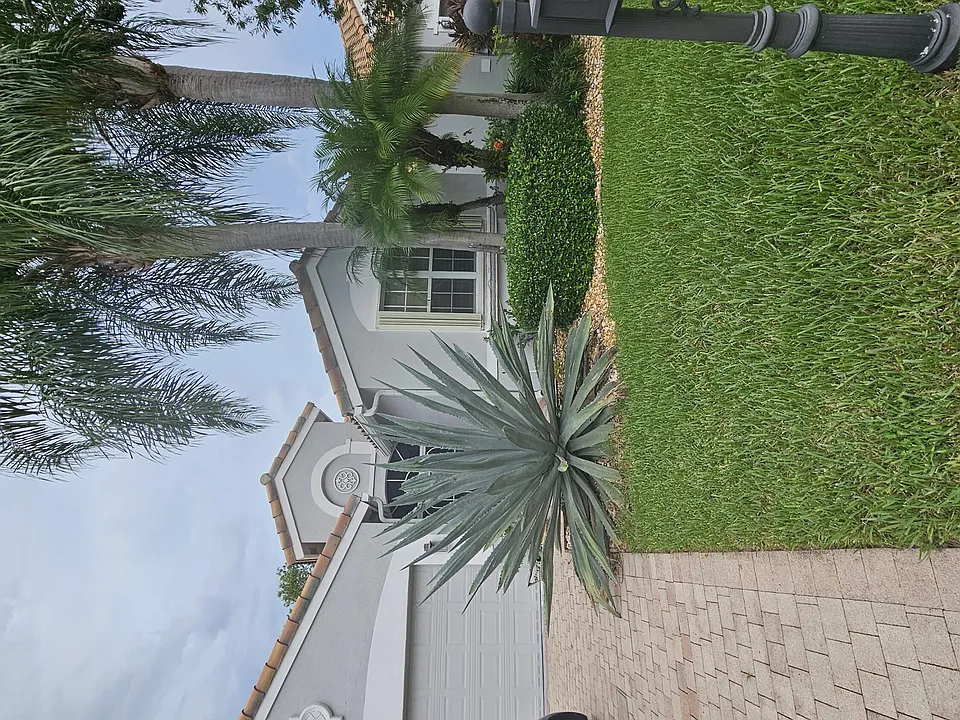 9269 Vercelli St