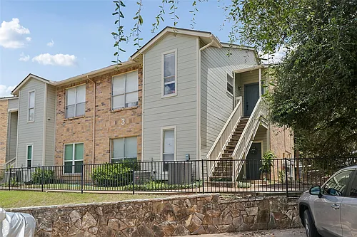 2450 Wickersham Ln #302 Photo 1