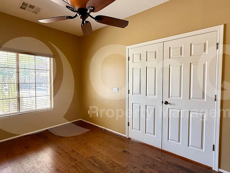 2314 W Spur Dr — Photo 8