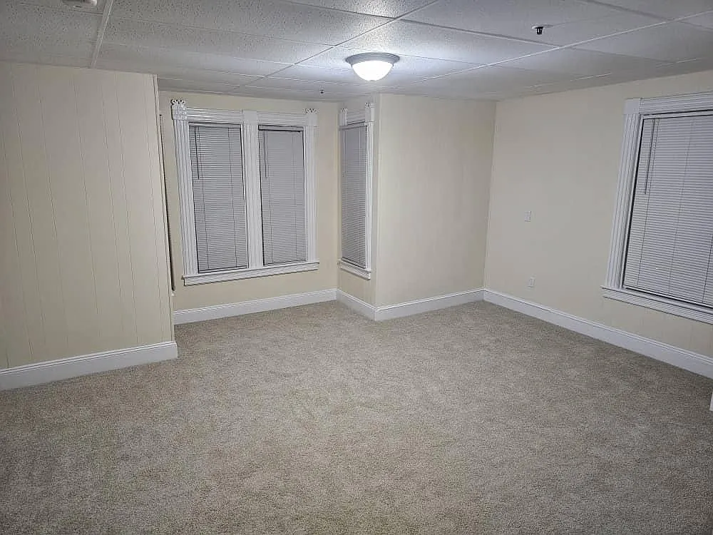 1 bed, 2200 sqft, $1,000 — Photo 1