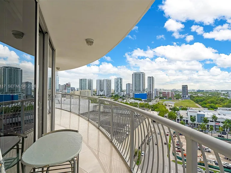 1750 N Bayshore Dr #1815 — Photo 21
