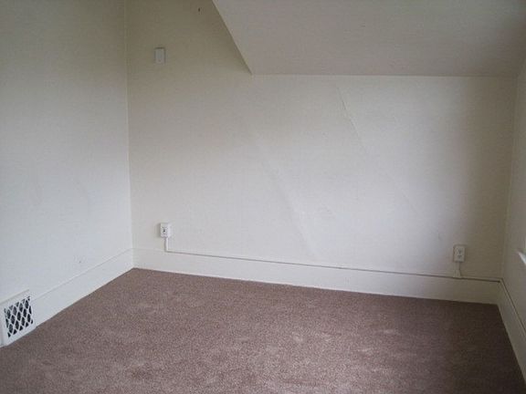 3rd image of 4559 5th Ave NE #3-B