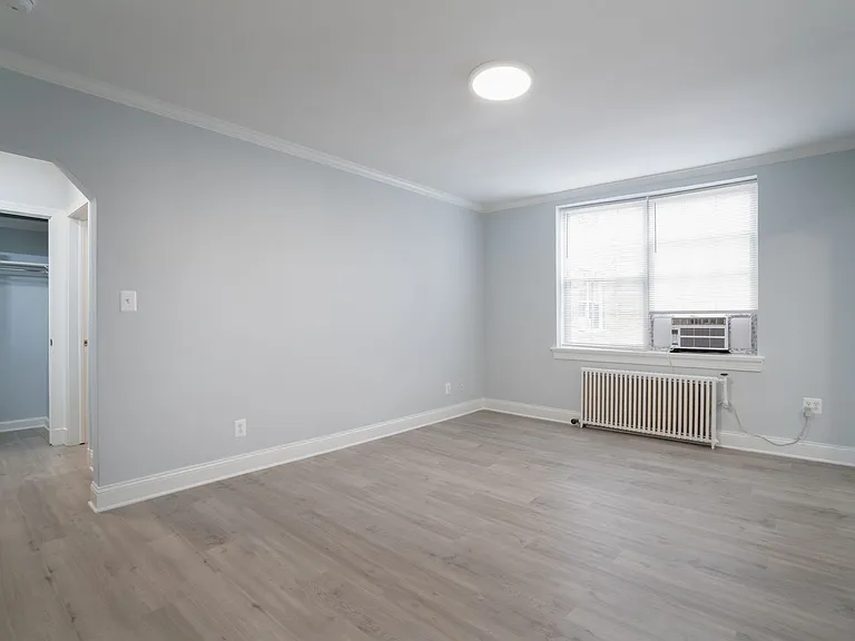 939 Longfellow St NW #206 — Photo 3