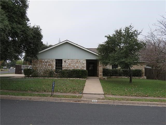Front of home, recent exterior paint.