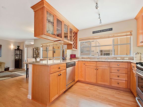 5th image of 1540 Lombard St Unit F