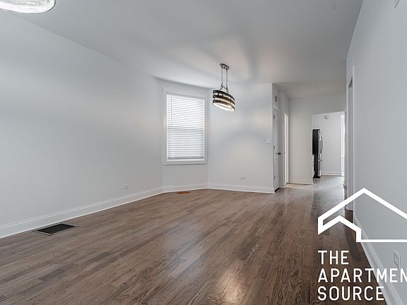 2nd image of 2922 N Rockwell St #1