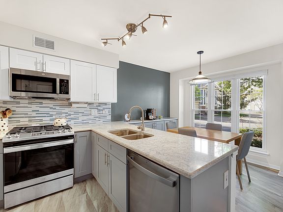 4th image of 1261 Old Mill Ln