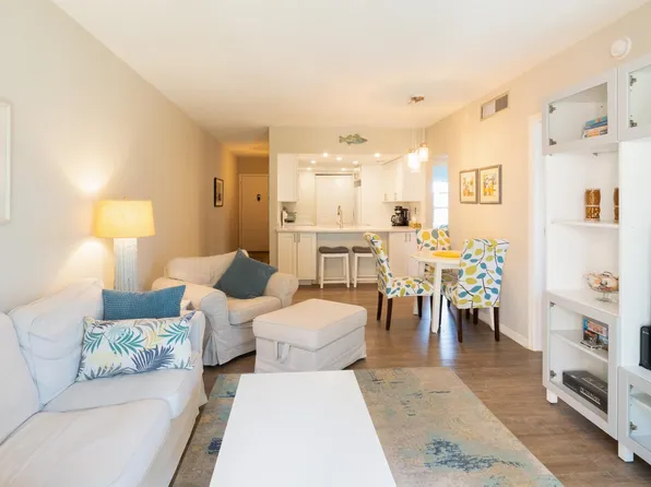 20 Greenbrier St, Marco Island, FL