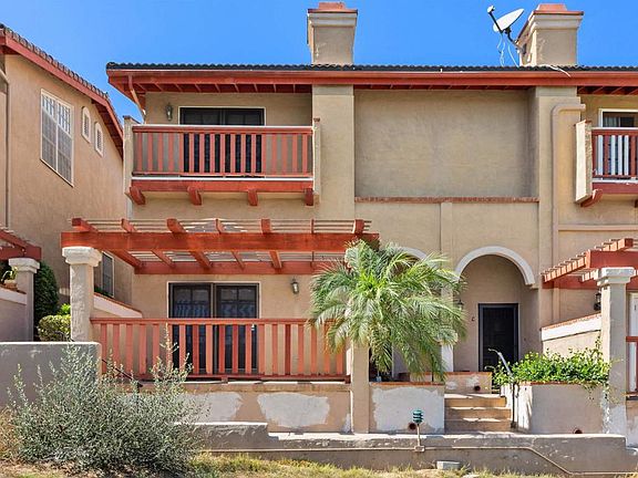 3rd image of 2583 Navarra Dr Unit D