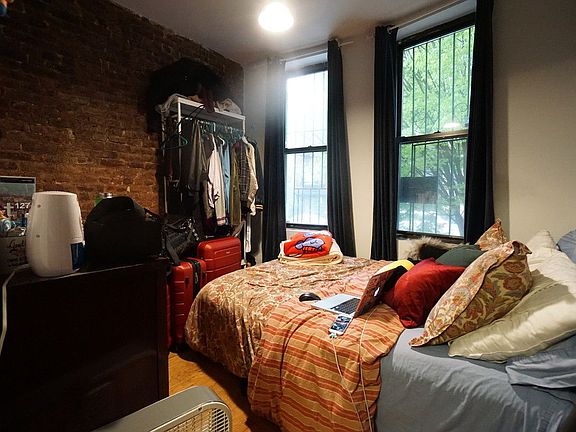 2nd image of 817 Saint Johns Pl #1F