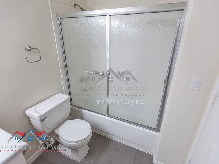10401 N 52nd St #226 — Photo 17