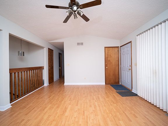 3rd image of 4933 Clearsky Dr