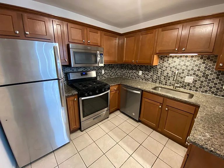 Chittenden Ave 34 UL — Photo 43