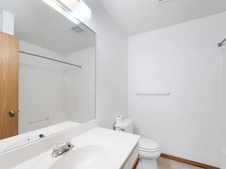 Wild Grove Apartments - College View — Photo 14