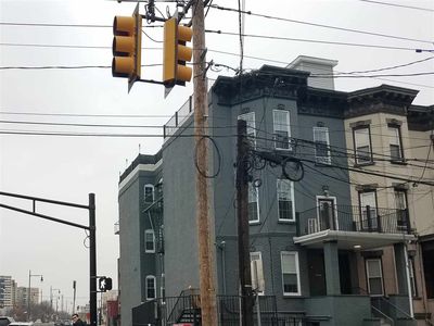 375 Baldwin Ave APT 2F, Jersey City, NJ, 07306