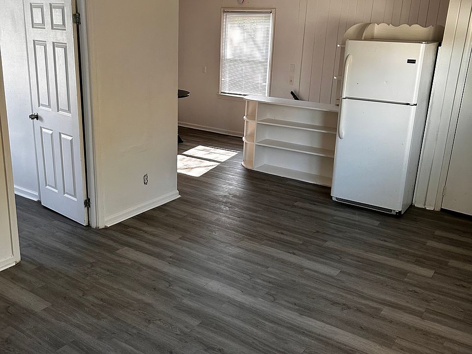 2nd image of 131 Progress Ave #3