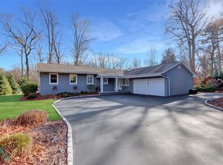 7 Fenimore Ln, Huntington, NY 11743
