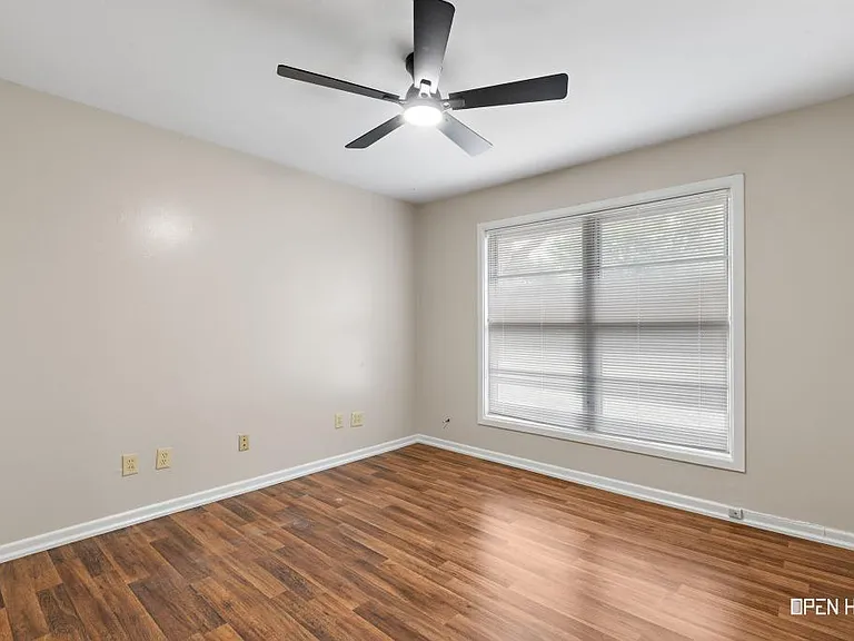 4202 Meadowbrook Dr — Photo 17