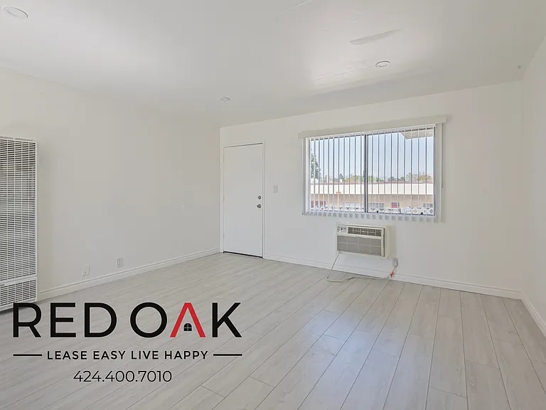 7915 Vineland Ave — Photo 1