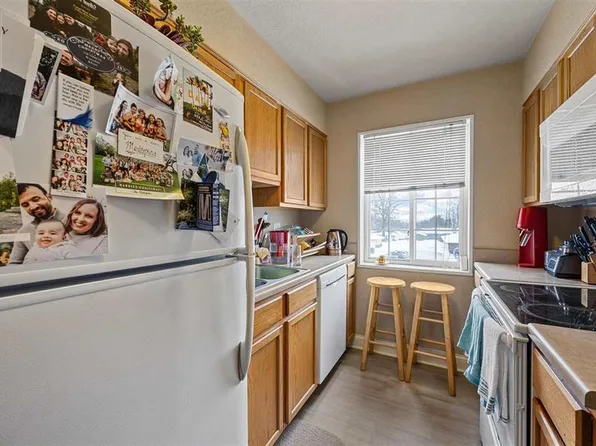 400 Grandview Ct, Iowa City, IA