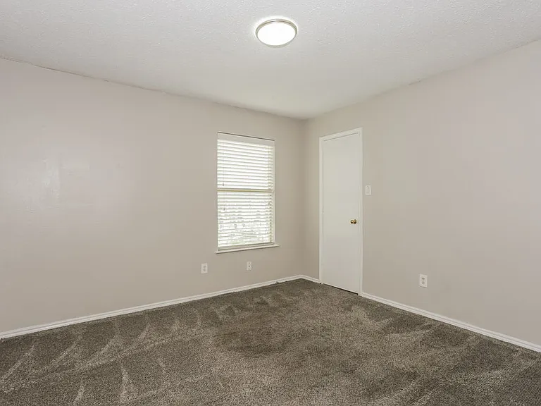 6505 Nicole Way — Photo 15