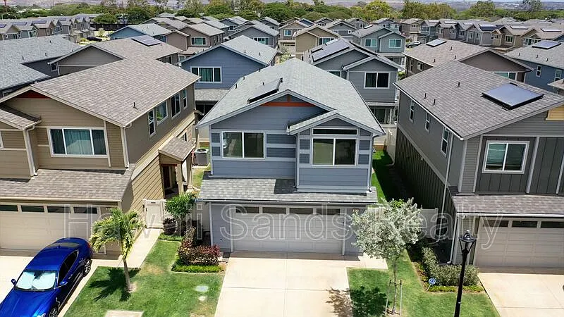 4 bed, 2.5 bath, 1302 sqft, $4,550 — Photo 2