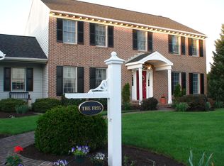 10 Fieldstone Ct, Lititz, PA 17543