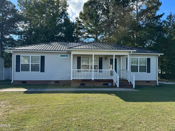 205 Patriot Dr, Roanoke Rapids, NC 27870
