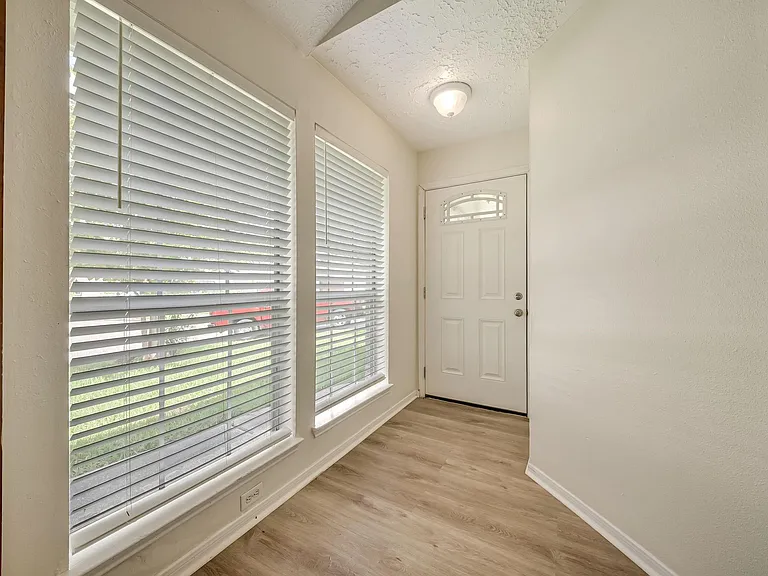 16906 Canary St — Photo 4