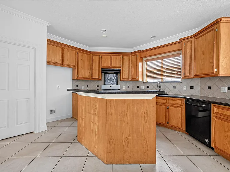 20003 Fieldtree Dr — Photo 21