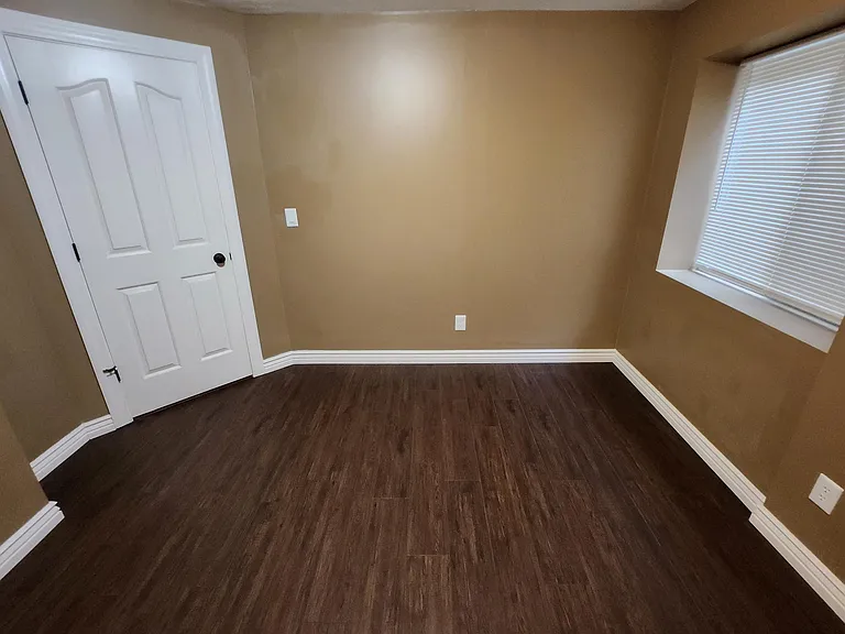801 S Cranbrook Cir — Photo 24