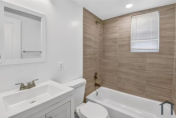 424 55th St NE #11 — Photo 14