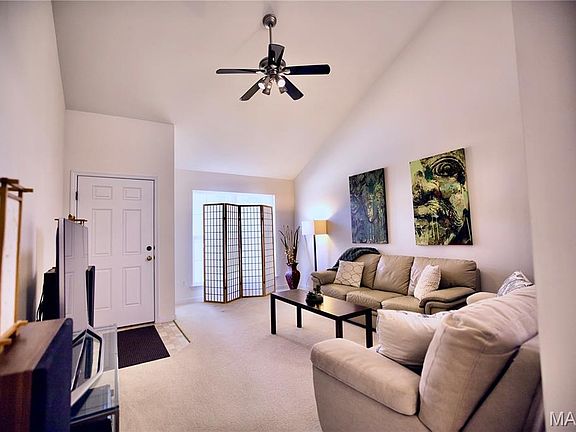 2nd image of 123 Hollow Brook Dr