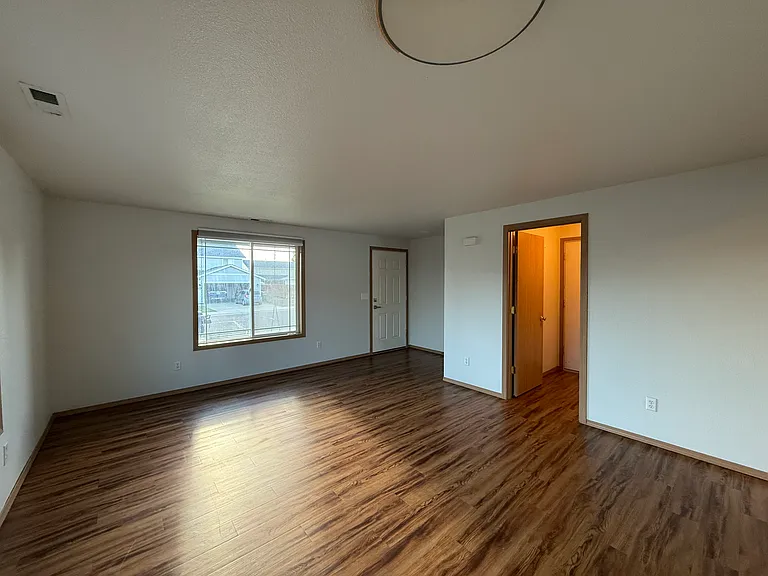 115 S Chinook St — Photo 3