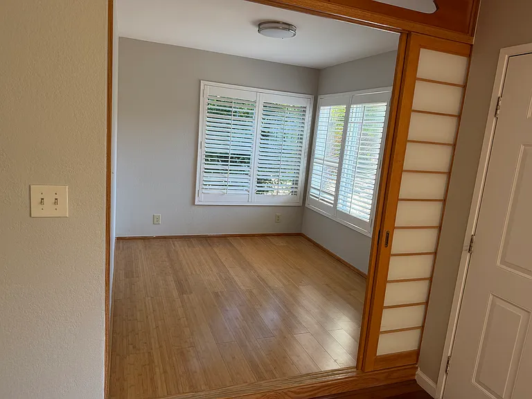 1352 Cutforth Ct — Photo 2
