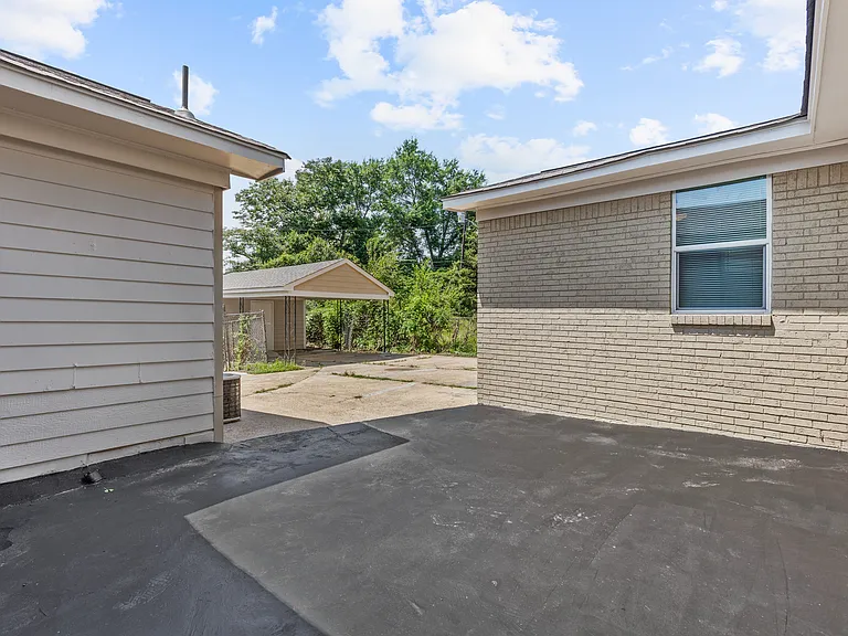 1689 Clementine Rd — Photo 20