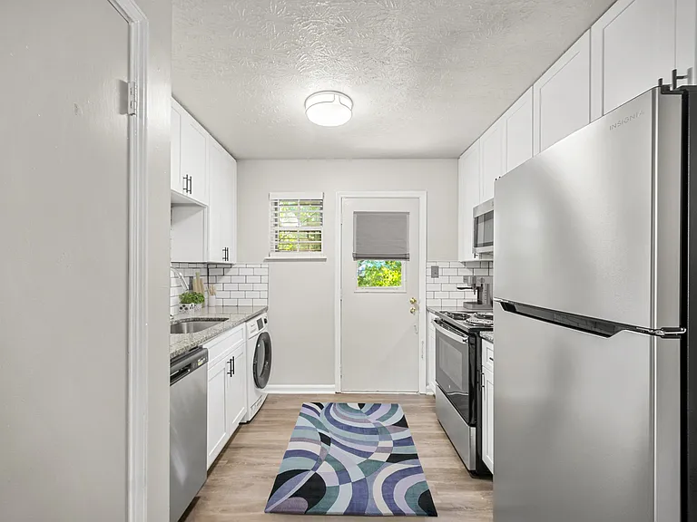 Woodland Falls Apartments — Photo 4
