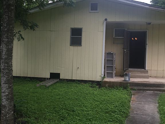 4th image of 5814 Pyle St