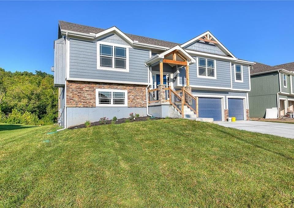 1st image of 527 Skyview Ln