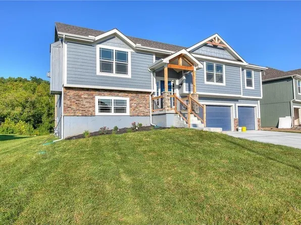 527 Skyview Ln, Liberty, MO 64068