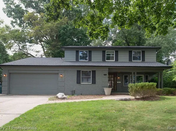 912 S Glenhurst Dr, Birmingham, MI 48009