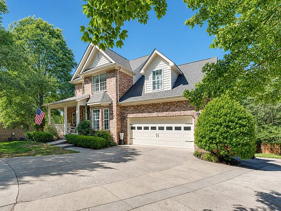 3rd image of 225 Springhaven Ct