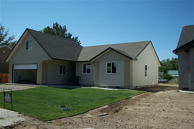 1st image of 413 N Apple