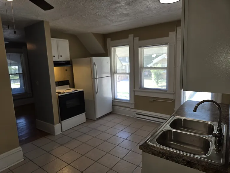 502 Pearl St #2 — Photo 13