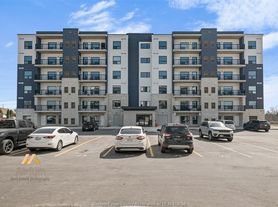 3320 Stella Cres